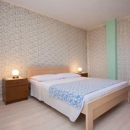 Daire Frane Brodarica (Sibenik-Knin)