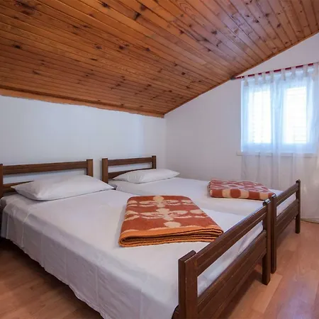 Daire Frane Brodarica (Sibenik-Knin)